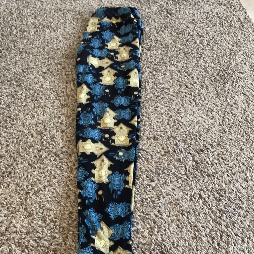 Rare clocks lularoe